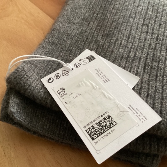 & Other Stories Cashmere Scarf - Picture 3 of 4